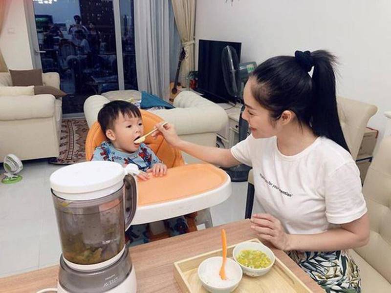 Giúp việc chăm con cho mỹ nhân Việt: Người đè thú bông kín người bé, người lương trăm triệu/tháng - 6