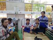 Tin tức - Hàng loạt học sinh tiểu học nhập viện sau khi súc miệng phòng sâu răng