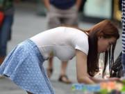 Làm mẹ - Bị chụp trộm chăm con trên phố, bà mẹ nóng bỏng khiến dân mạng "siêu ghen tị với chồng"