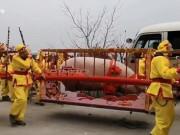 Lifestyle - Sốc độc lạ: Trao vương miện cho "Vua lợn" nặng gần 1 tấn trước Tết nguyên đán 2019