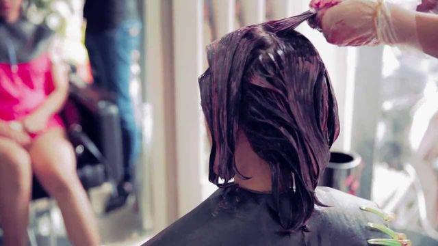 Người phụ nữ bị xơ gan nghiêm trọng vì sở thích làm đẹp tóc nhiều người cũng ham - 1