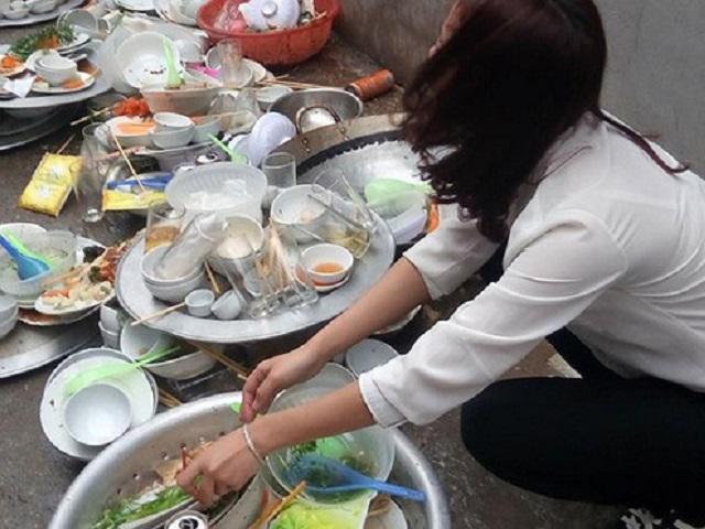 Lần đầu về ra mắt đã bị coi như ôsin, vừa ra khỏi cửa cô gái nói ngay câu này!