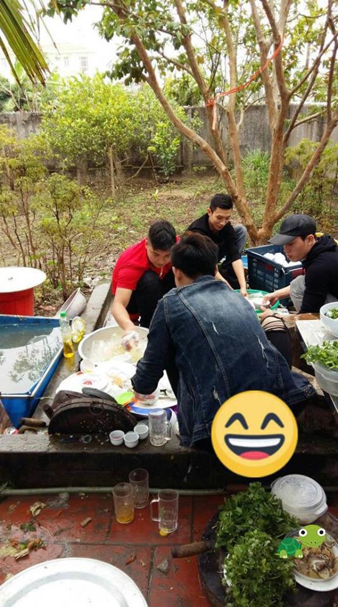 Hậu đám cưới ở Thái Bình: Hình ảnh phía sân sau khiến tất cả bật cười, thích thú - 2