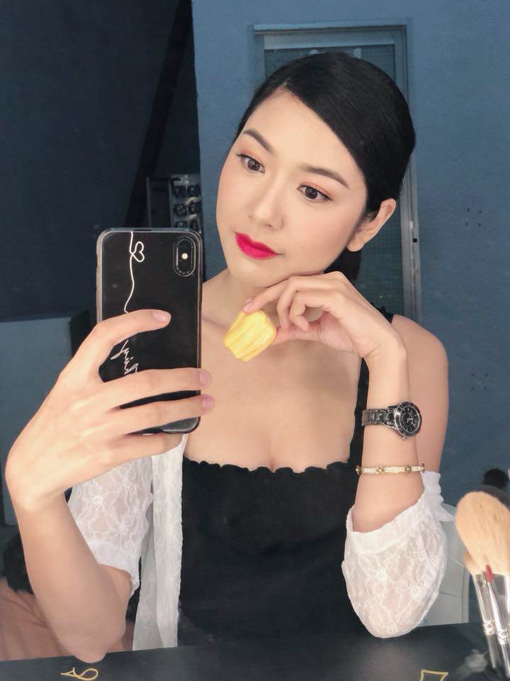 Giữ makeup từ Đài Loan đến... Việt Nam để chạy show: Có ai như Thúy Vân không? - 8