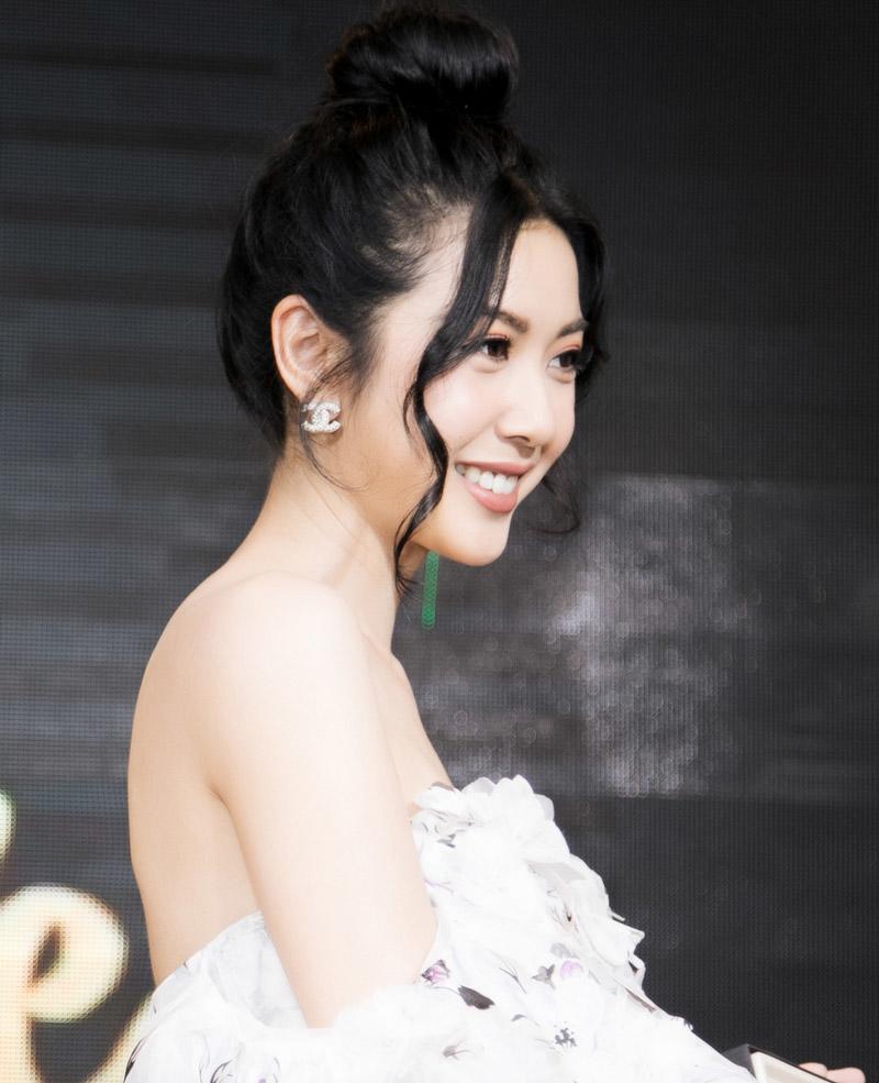 Giữ makeup từ Đài Loan đến... Việt Nam để chạy show: Có ai như Thúy Vân không? - 3