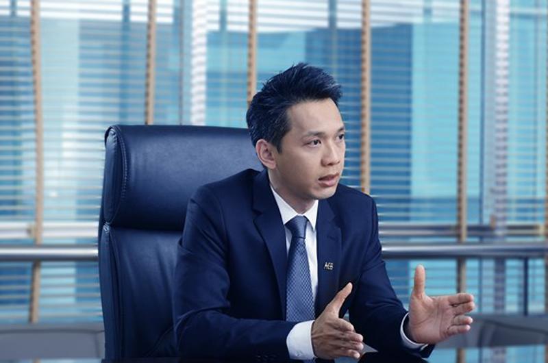 Ngoài khả năng lãnh đạo ngân hàng tài ba, Hùng Huy còn khiến những người xung quanh ngưỡng mộ vì sở hữu khối tài sản khổng lồ gần 28,8 triệu cổ phiếu ACB (khoảng 1.240 tỉ đồng tính đến thời điểm kết thúc phiên giao dịch ngày 8.6.2018).
