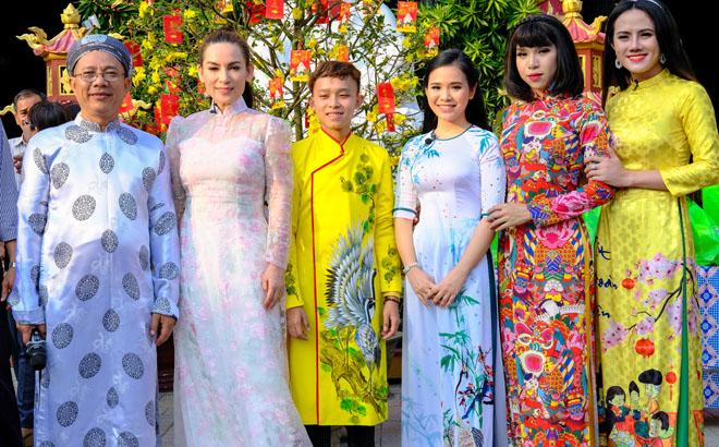 Bất ngờ với hình ảnh cao lớn phổng phao của Hồ Văn Cường - 3