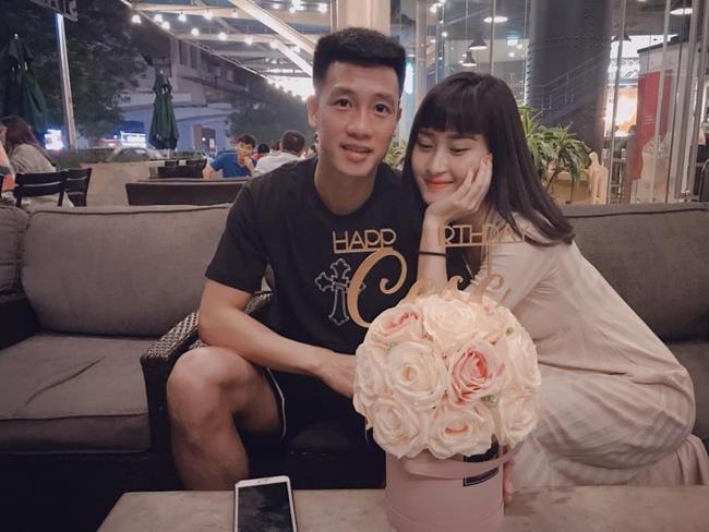 Khán giả tròn mắt xem bạn gái tuyển thủ Huy Hùng bị bắt vì amp;#34;tuồnamp;#34; đồ công ty ra ngoài - 5