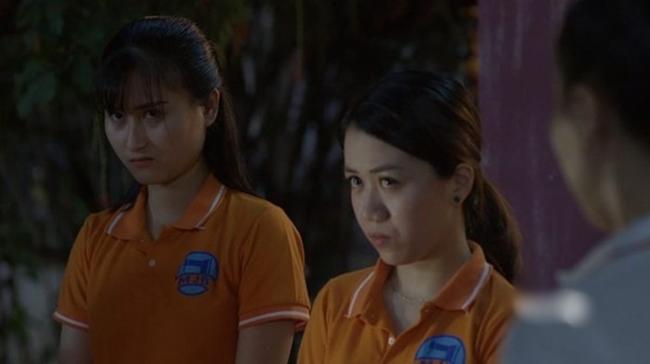 Khán giả tròn mắt xem bạn gái tuyển thủ Huy Hùng bị bắt vì amp;#34;tuồnamp;#34; đồ công ty ra ngoài - 2