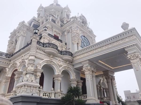dam cuoi duoc bo vo tang 200 cay vang: choang ngop canh tuong ben trong lau dai nha co dau - 4