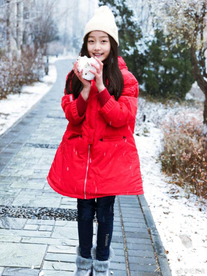 Con gái Triệu Vy lớn khác lạ ở tuổi lên 8 và sự thật được amp;#34;phơi bàyamp;#34; - 8