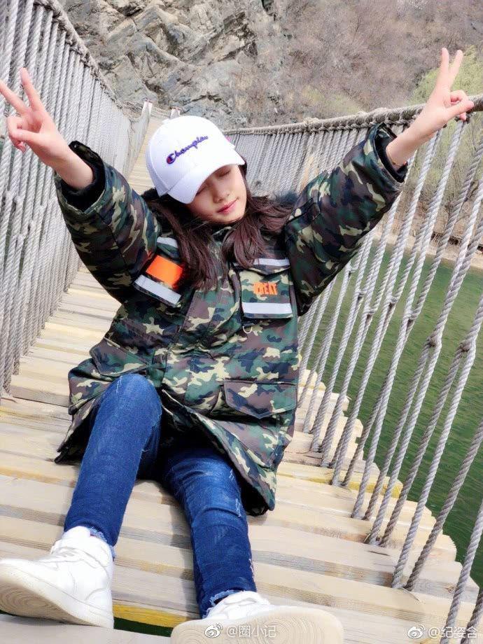 Con gái Triệu Vy lớn khác lạ ở tuổi lên 8 và sự thật được amp;#34;phơi bàyamp;#34; - 6