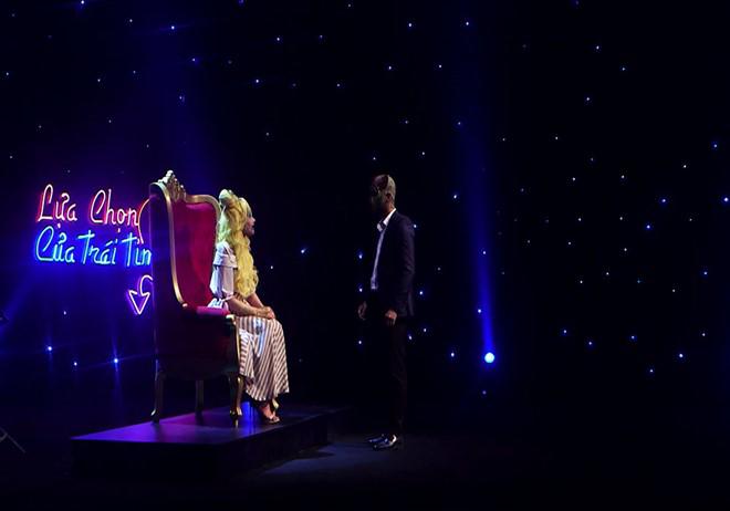 Khán giả bức xúc anh chàng “bắt cá hai tay” tại gameshow hẹn hò, bỏ rơi Á hậu 20 tuổi - 2