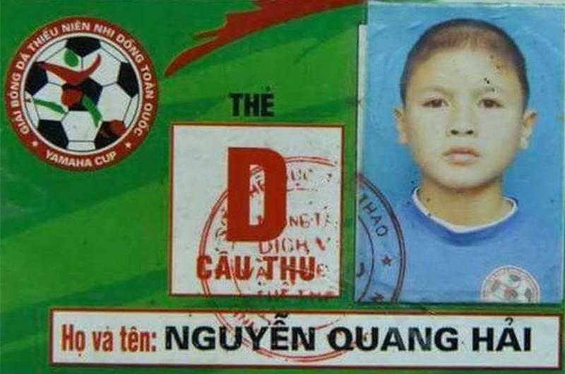 Năm 2007, Quang Hải được thầy Vũ Minh Hoàng - huấn luyện viên của lò đào tạo trẻ Hà Nội phát hiện và tuyển chọn. Anh chính thức đặt những bước chân đầu tiên vào con đường bóng đá chuyên nghiệp.
