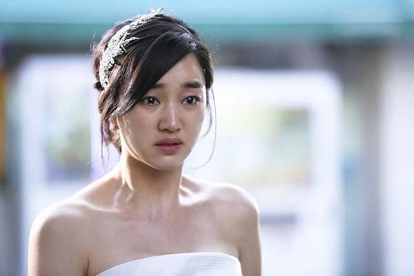 Hí hửng bóc phong bì cưới dày cộp đêm tân hôn, bức ảnh rơi ra khiến tôi chết điếng - 2