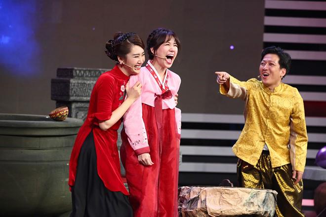 Lộ giọng live amp;#34;thảm họaamp;#34; chưa từng thấy của Hari Won, Chi Pu gây hoảng hồn khán giả - 2