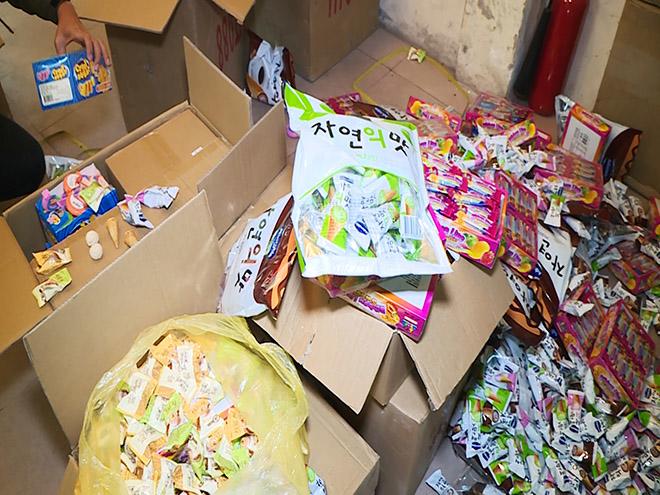 loan thi truong banh, mut, keo dip tet: tranh bo tien that ruoc cua "oi" - 1