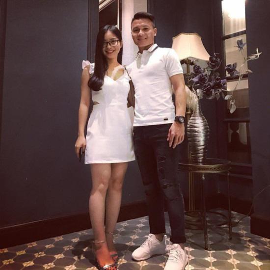 Bị fan amp;#34;tiaamp;#34; đồng hồ 300 triệu, Quang Hải tiết kiệm hơn khi chỉ diện đôi giày...15 triệu này thôi - 8