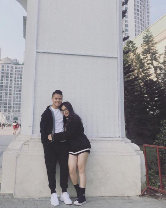 Bị fan amp;#34;tiaamp;#34; đồng hồ 300 triệu, Quang Hải tiết kiệm hơn khi chỉ diện đôi giày...15 triệu này thôi - 7