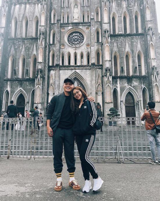 Bị fan amp;#34;tiaamp;#34; đồng hồ 300 triệu, Quang Hải tiết kiệm hơn khi chỉ diện đôi giày...15 triệu này thôi - 2