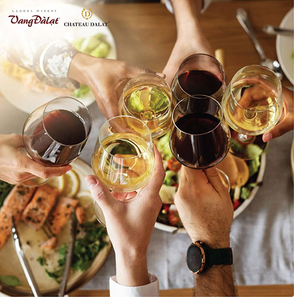 Tết này nhà mình uống Vang thay vì ép bia rượu nặng - 1