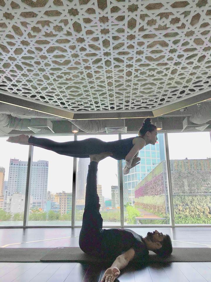 Hồ Ngọc Hà tập yoga tiết lộ bí quyết làm đẹp trong ngày... Cường Đô La đi lấy vợ mới - 4
