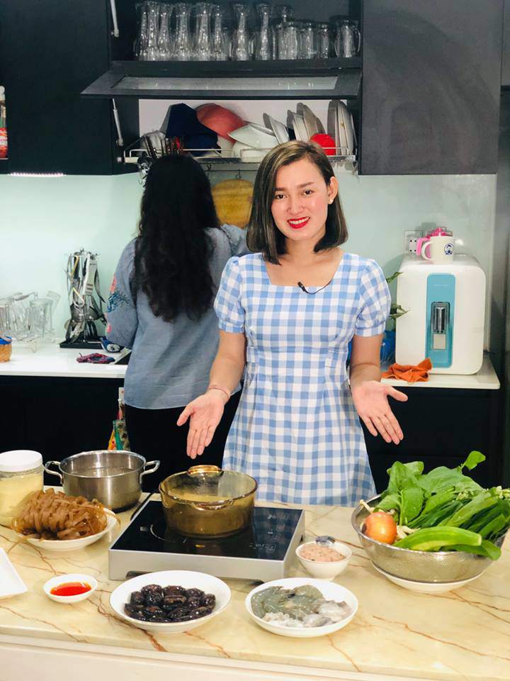 Mẹ SG kho cá tanh amp;#34;thối nhà thối cửaamp;#34; bỗng thành siêu đầu bếp, lên truyền hình như cơm bữa - 1