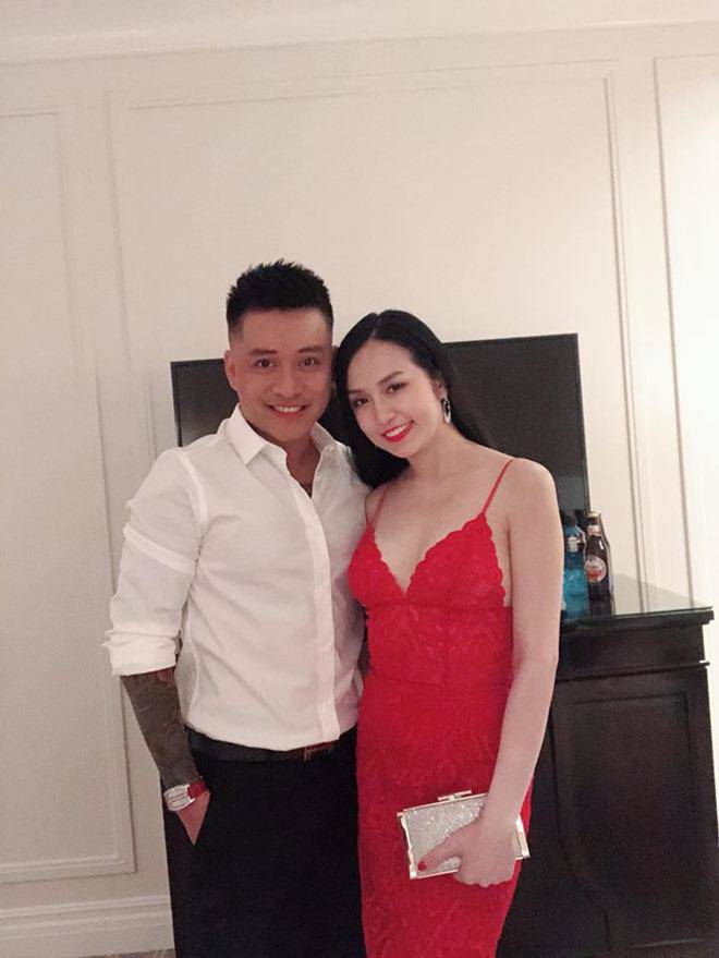 Sau nhiều biến cố trong 2018, Tuấn Hưng mua xe hơi tiền tỷ tặng vợ đầu năm mới - 5