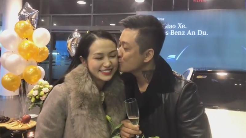 Sau nhiều biến cố trong 2018, Tuấn Hưng mua xe hơi tiền tỷ tặng vợ đầu năm mới - 3