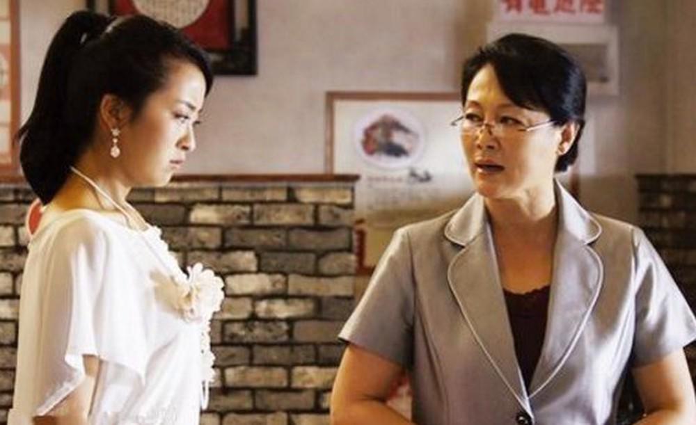 Con dâu ôm quần áo tiền mừng bỏ về ngay đêm tân hôn vì một câu nói của mẹ chồng - Ảnh 2. Con dâu ôm quần áo tiền mừng bỏ về ngay đêm tân hôn vì một câu nói của mẹ chồng - Ảnh 2.