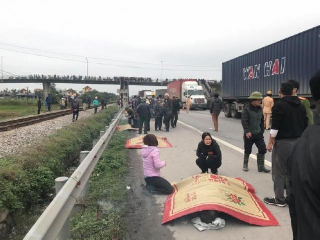 Tai nạn kinh hoàng ở Hải Dương: Xe tải đâm vào đoàn đi viếng mộ, 8 người chết thảm