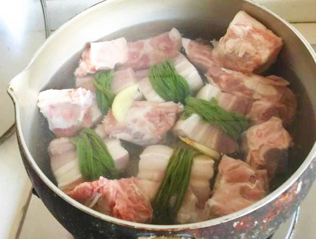 Dù hầm loại thịt nào, chỉ cần thêm bước này, thịt tự động hết mùi hôi, gây, ngon hết nấc - 3