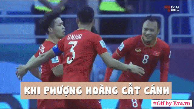 Ảnh động: Vạn người mãi nhớ những khoảnh khắc này của các soái ca sân cỏ tuyển Việt Nam - 7