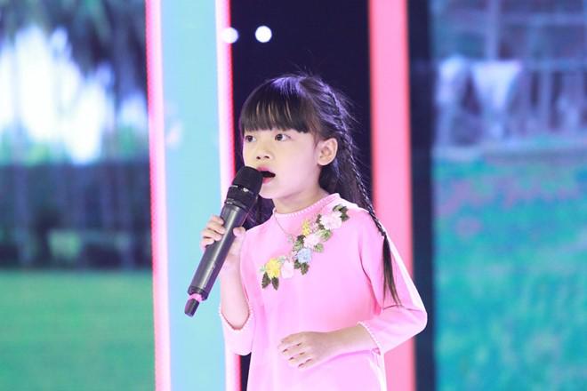 Trấn Thành không tin vào mắt mình trước cô bé mới 6 tuổi có thể huấn luyện diều hâu - 3