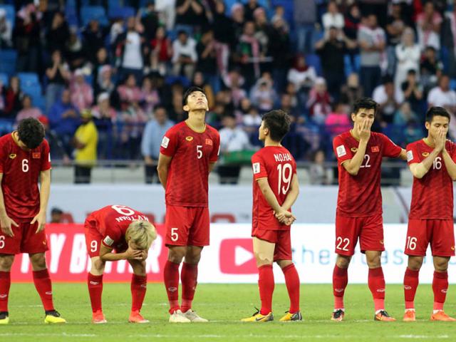 Bùi Tiến Dũng sút luân lưu, đồng đội không dám nhìn, riêng Quế Ngọc Hải khiến tất cả thán phục