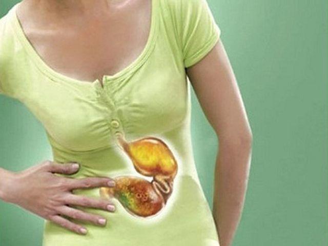 Cô gái 27 tuổi bị ung thư dạ dày vì thói quen mỗi tối nhiều người cũng làm giống cô - 3