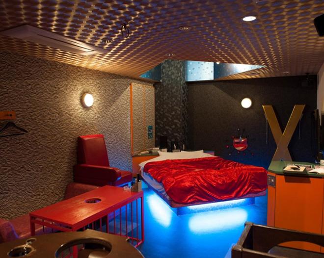 Có gì bên trong những khách sạn tình yêu nổi tiếng nhất Nhật Bản? - 1