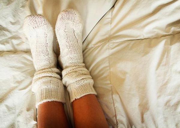 Đi giày nhưng không đi tất, cô gái trẻ phải nhận kết cục amp;#34;đắngamp;#34; trong viện - 3