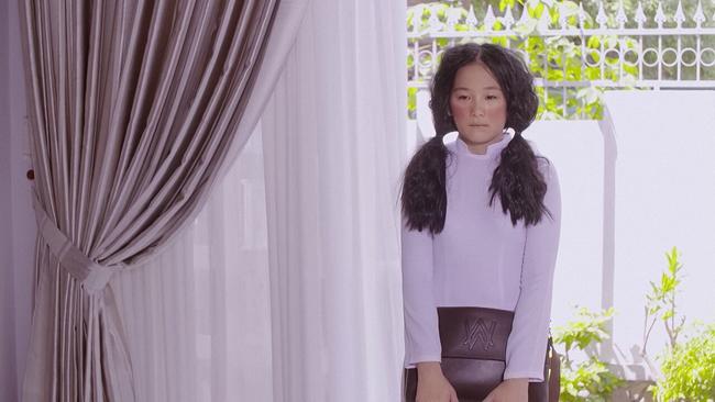 Khổ thân Lan Ngọc: Xấu xí và quê mùa nên phải nhờ Chi Pu yêu giúp mối tình đầu - 4
