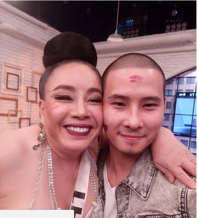 Lộ clip giường chiếu nóng bỏng, nữ đại gia tuyển chồng ‘yêu’ 28 lần/ngày phản ứng bất ngờ - 1