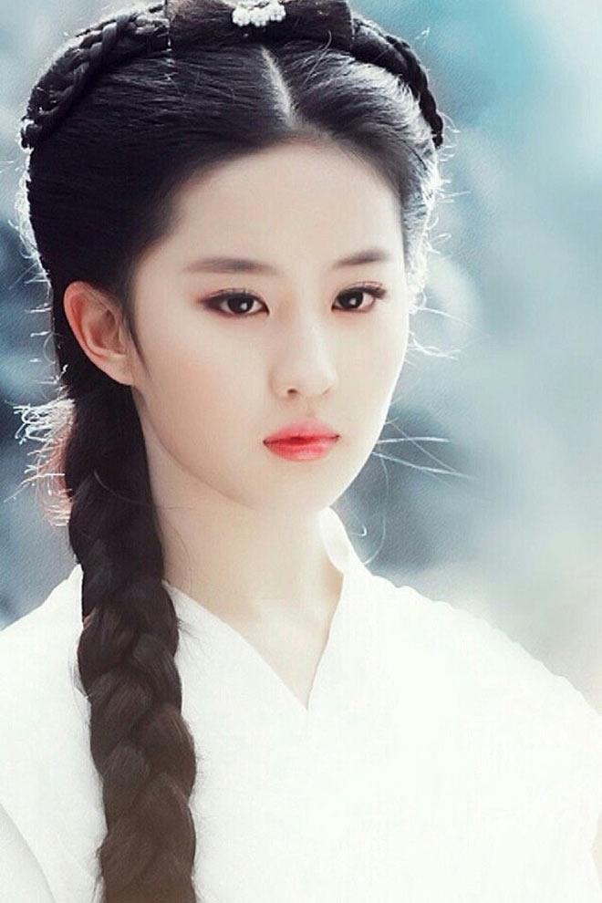 Lưu Diệc Phi đẹp ai cũng biết nhưng mẹ cô mới cực phẩm, gây chú ý nhất tại sân bay - 6