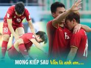 Giải trí - Khoảnh khắc xúc động khi một cầu thủ Việt Nam gục ngã: Tình anh em chính là thế này đây!