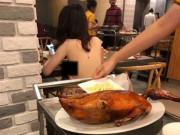 Bếp Eva - Chàng trai khoe món vịt quay ngon chảy nước miếng, dân tình lại “dán mắt” vào cô gái phía sau