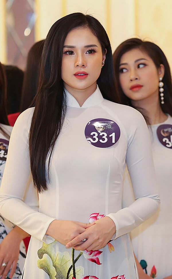 Trong khi cầu thủ Trọng Đại đang miệt mài tập luyện, cô bạn gái bất ngờ đi thi Hoa hậu - 3