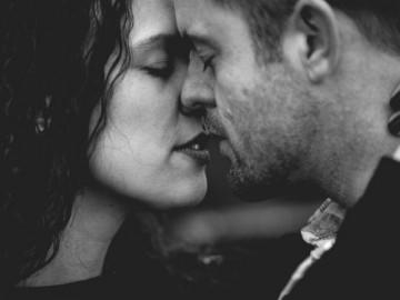 Bóc trần cảm xúc thật của chàng qua nụ hôn để biết chàng yêu bạn đến mức nào?