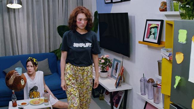 Dính... phân chim ngay ngày đầu đi làm, Lan Ngọc điên tiết đá thẳng “chỗ hiểm” của B Trần - 1