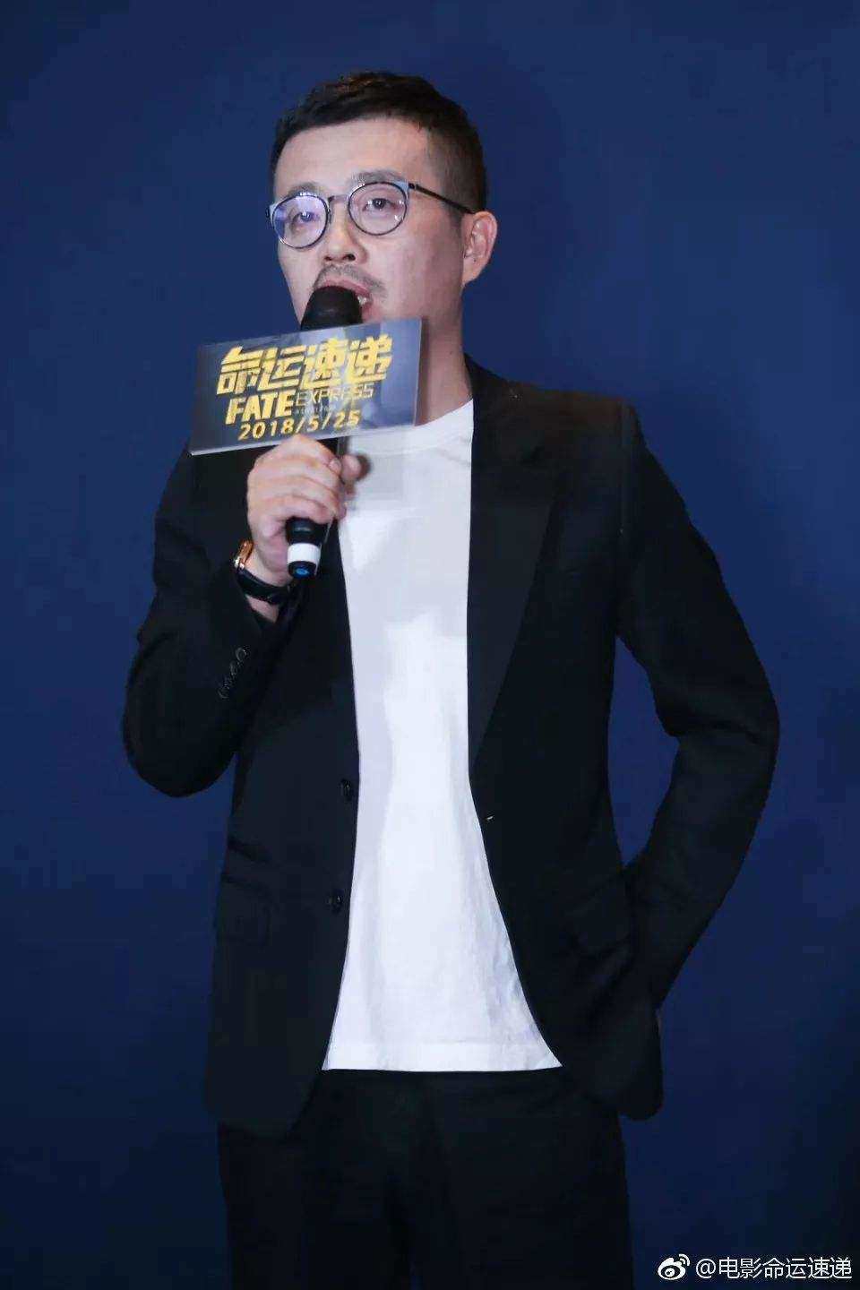 Xuất hiện trên bản tin thời sự sau bê bối, dòng trạng thái của Triệu Vy gây chú ý - 4