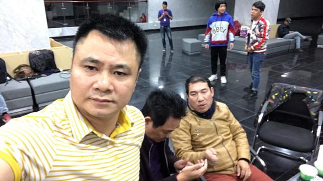 sao viet 24h: le phuong co thai, giao het cho chong kem 7 tuoi nghien cuu viec bau bi - 7