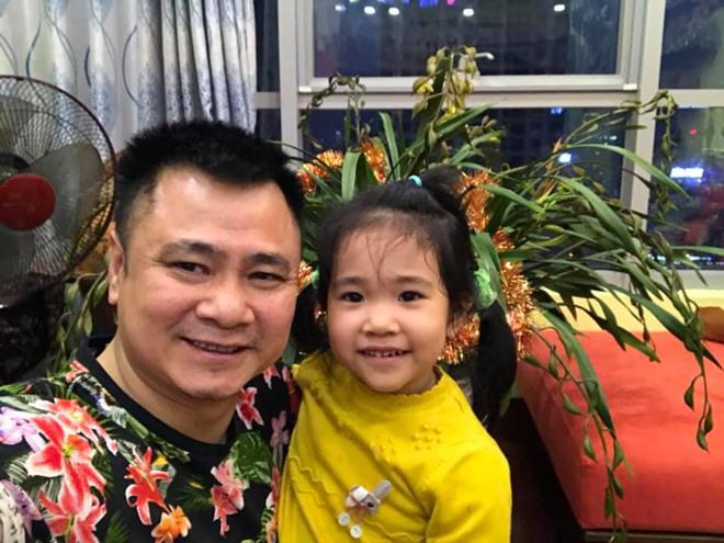 sao viet 24h: le phuong co thai, giao het cho chong kem 7 tuoi nghien cuu viec bau bi - 8