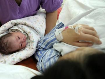 Chỉ nhức đầu, chóng mặt, mẹ bầu Đồng Nai nhập viện, bác sĩ phải mổ cấp cứu ngay